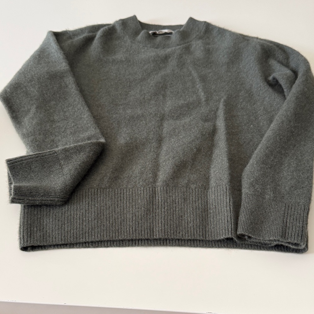 Everlane Women's Gray Turtleneck Sweater
